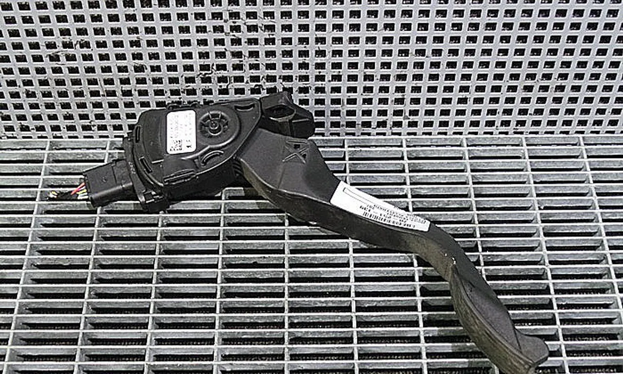 PEDALA ACCELERATIE PEUGEOT 207 2006-2015