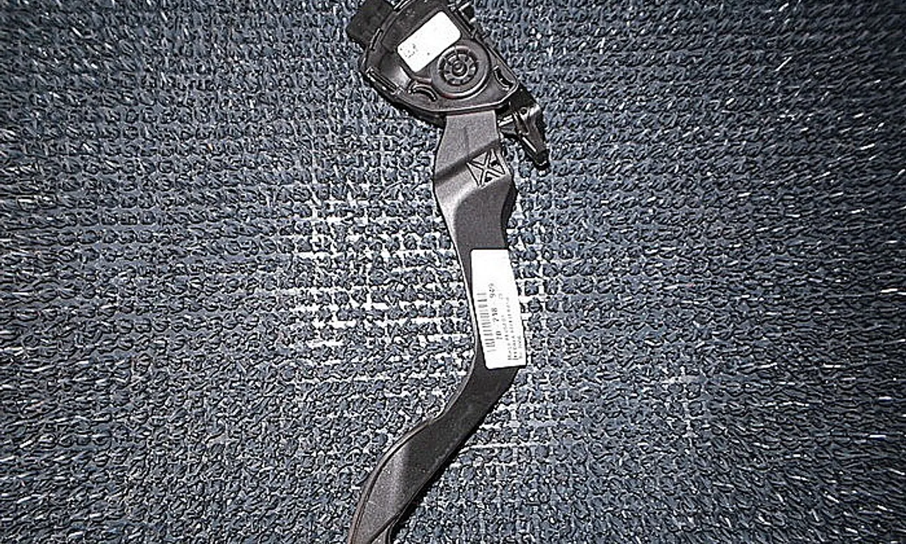 PEDALA ACCELERATIE PEUGEOT 207 2006-2015