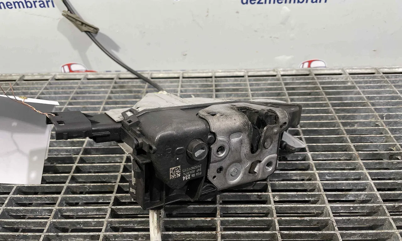 INCUIETOARE USA FATA DREAPTA PEUGEOT 3008 I 2009-2017