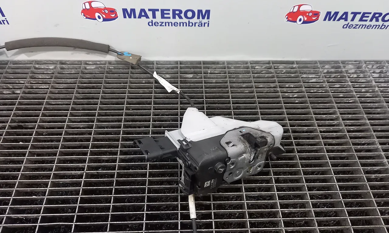 INCUIETOARE USA FATA DREAPTA PEUGEOT 3008 I 2009-2017