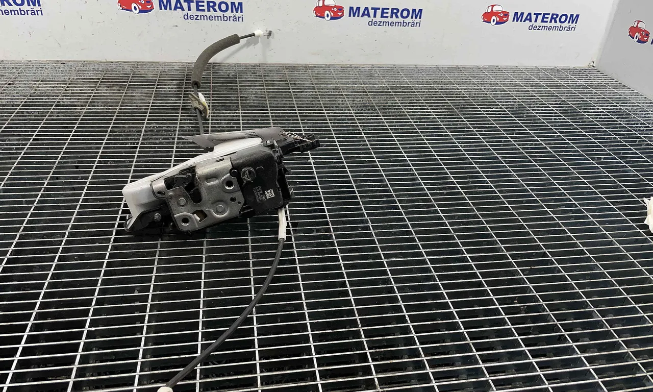 INCUIETOARE USA FATA STANGA PEUGEOT 3008 I 2009-2017