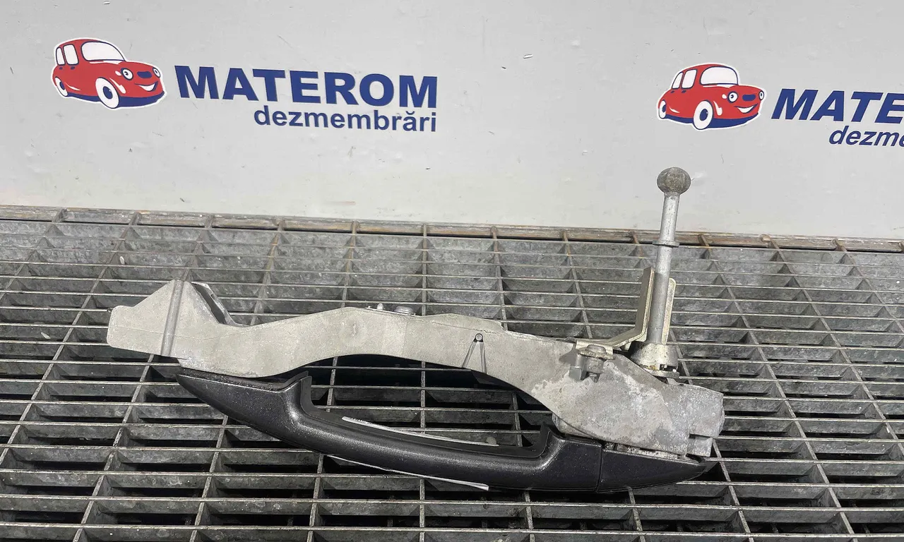 MANER USA FATA DREAPTA PEUGEOT 3008 I 2009-2017