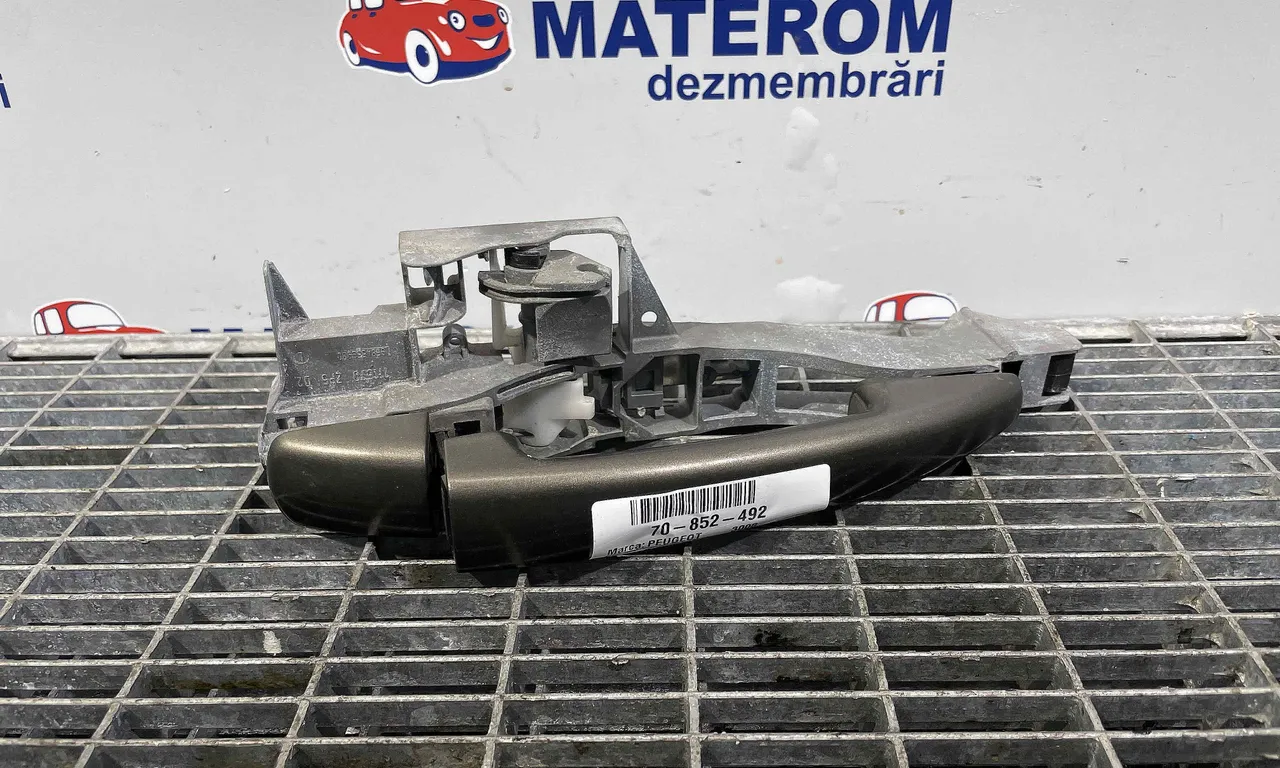 MANER USA SPATE DREAPTA PEUGEOT 3008 I 2009-2017