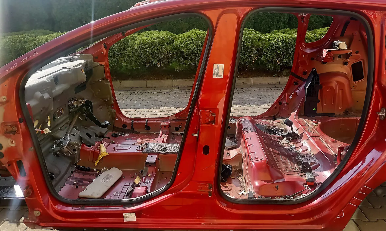 STALP MIJLOC STANGA PEUGEOT 3008 I 2009-2017