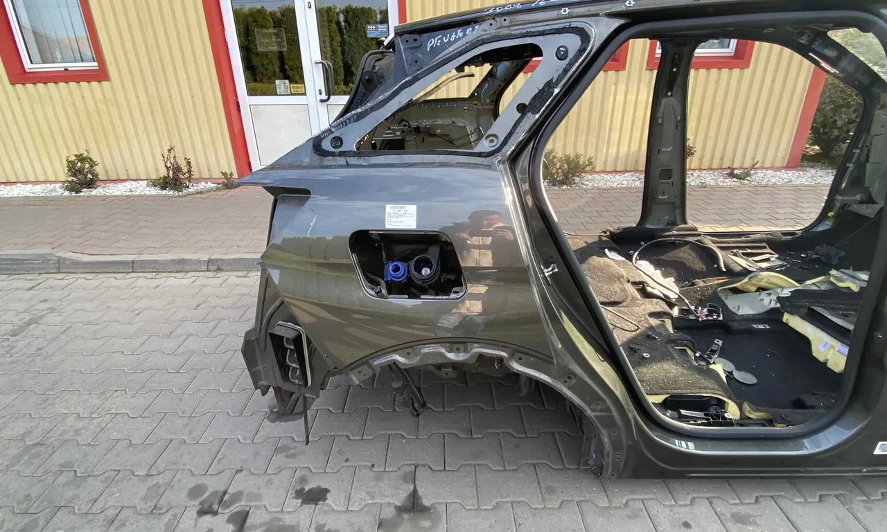 ARIPA SPATE DREAPTA PEUGEOT 3008 II 2016-2020