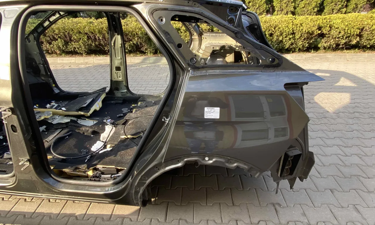 ARIPA SPATE STANGA PEUGEOT 3008 II 2016-2020