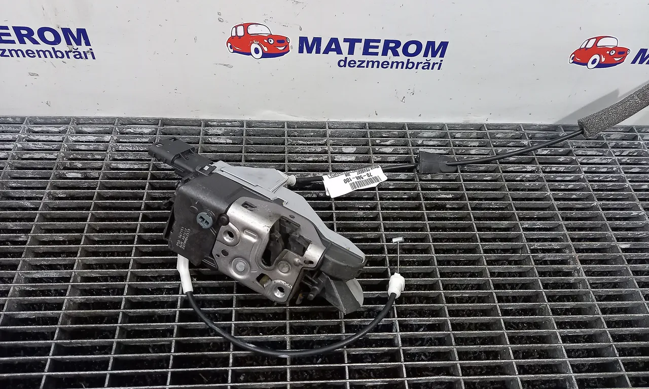 INCUIETOARE USA FATA DREAPTA PEUGEOT 308 I 2007-2016