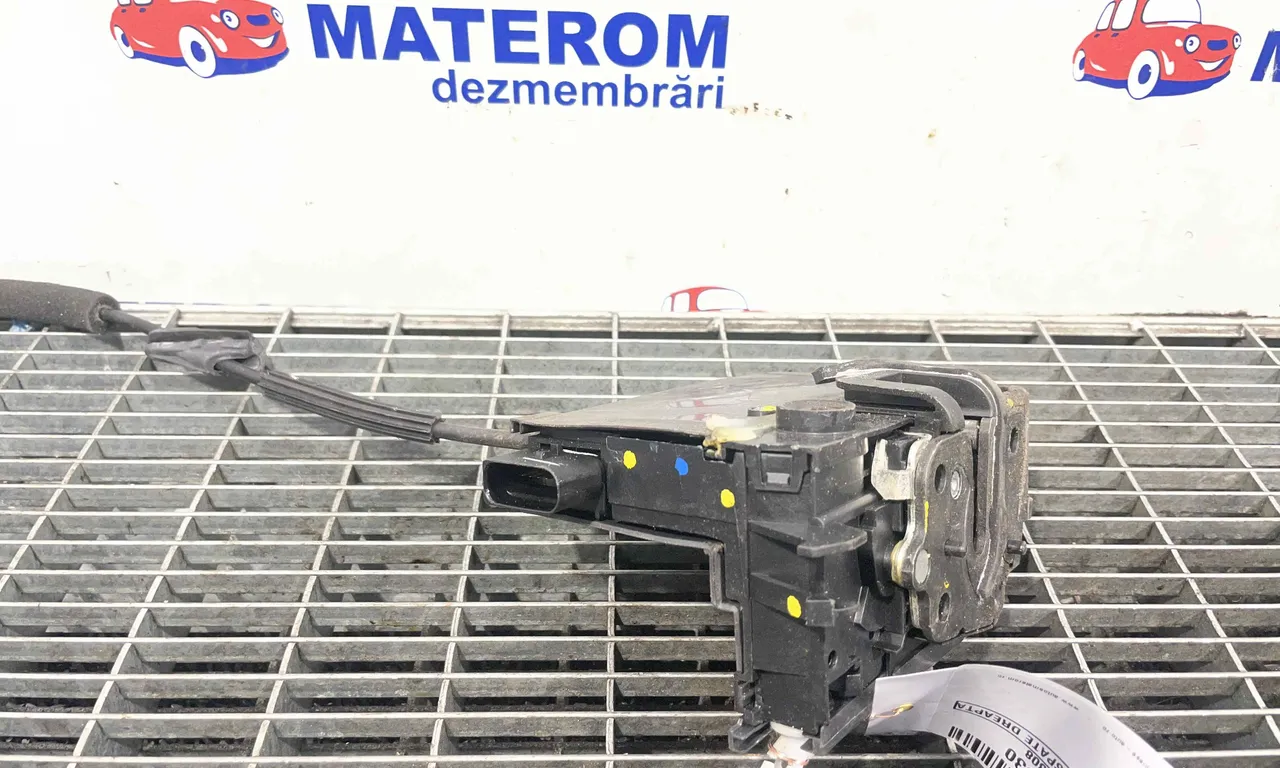 INCUIETOARE USA SPATE DREAPTA PEUGEOT 308 I 2007-2016