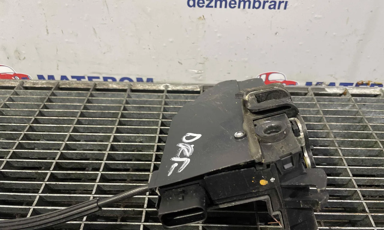 INCUIETOARE USA FATA DREAPTA PEUGEOT 308 II 2013-2021