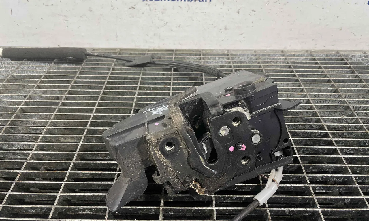 INCUIETOARE USA FATA STANGA PEUGEOT 308 II 2013-2021