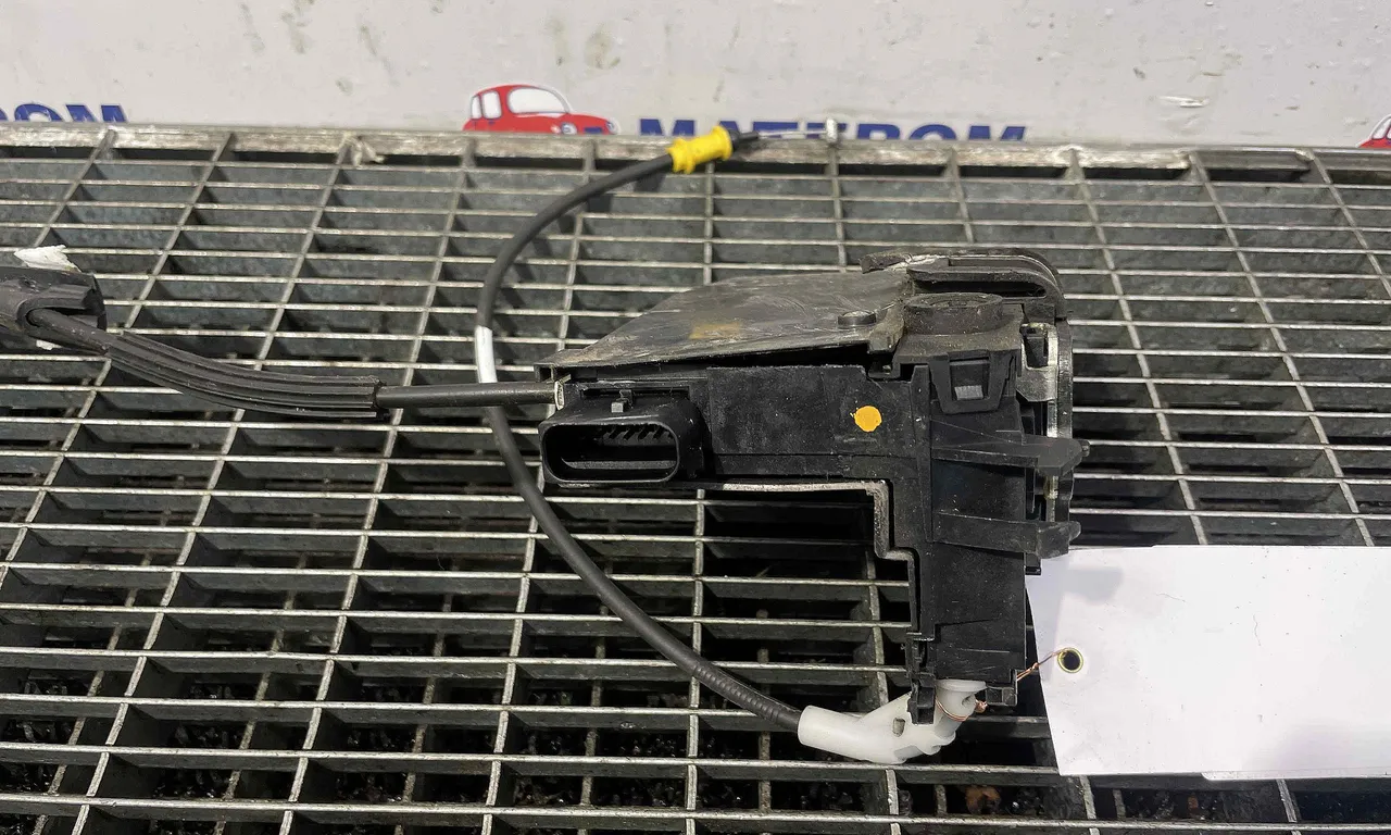 INCUIETOARE USA SPATE DREAPTA PEUGEOT 308 II 2013-2021