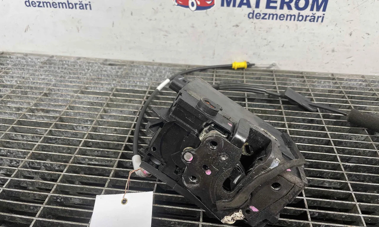 INCUIETOARE USA SPATE DREAPTA PEUGEOT 308 II 2013-2021