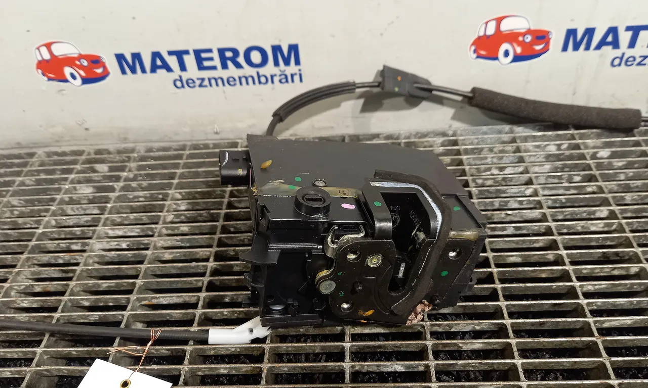 INCUIETOARE USA SPATE DREAPTA PEUGEOT 308 II 2013-2021