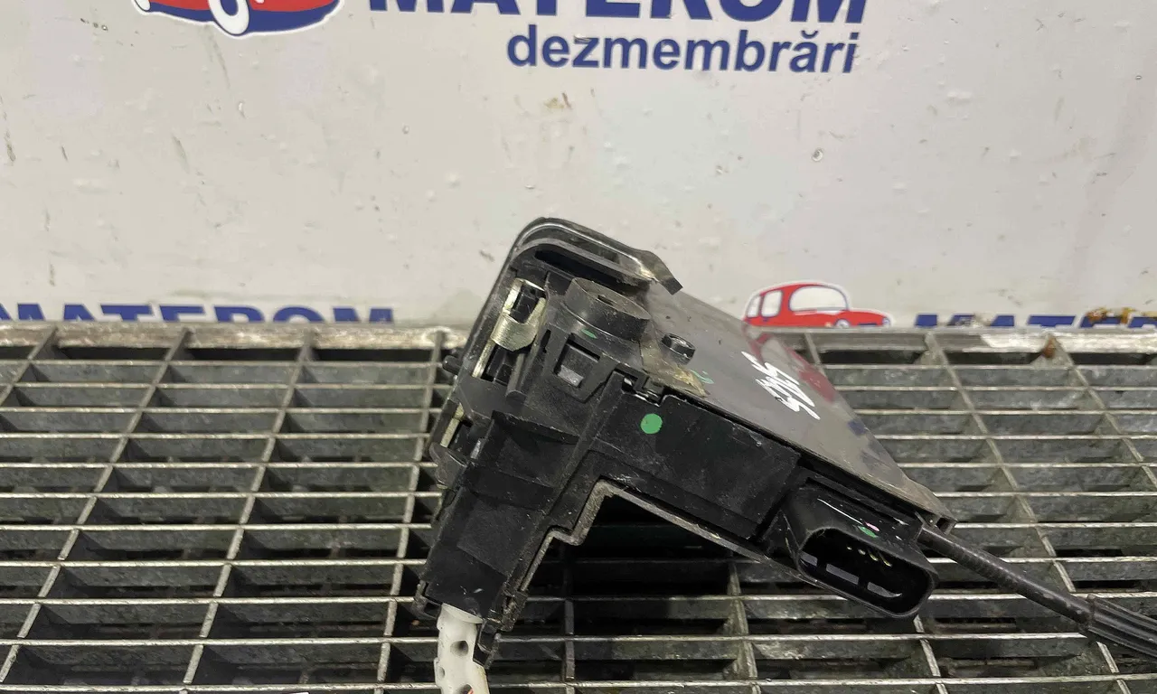 INCUIETOARE USA SPATE STANGA PEUGEOT 308 II 2013-2021