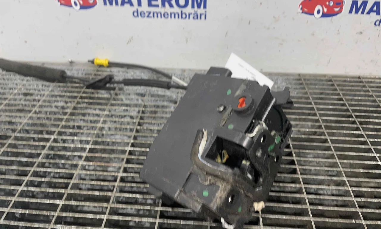 INCUIETOARE USA SPATE STANGA PEUGEOT 308 II 2013-2021