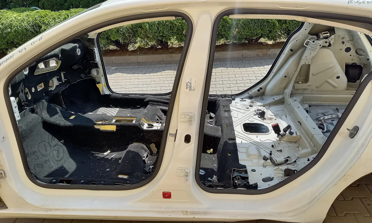 STALP MIJLOC STANGA PEUGEOT 308 II 2013-2021