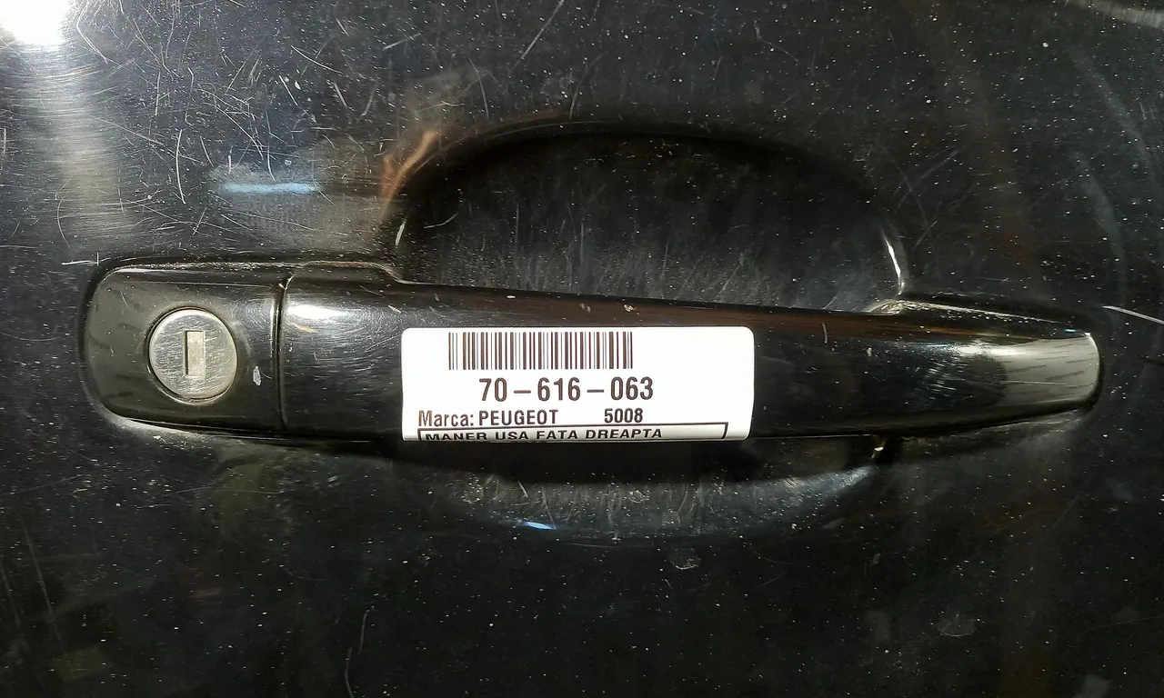 MANER USA FATA DREAPTA PEUGEOT 5008 2009-2017