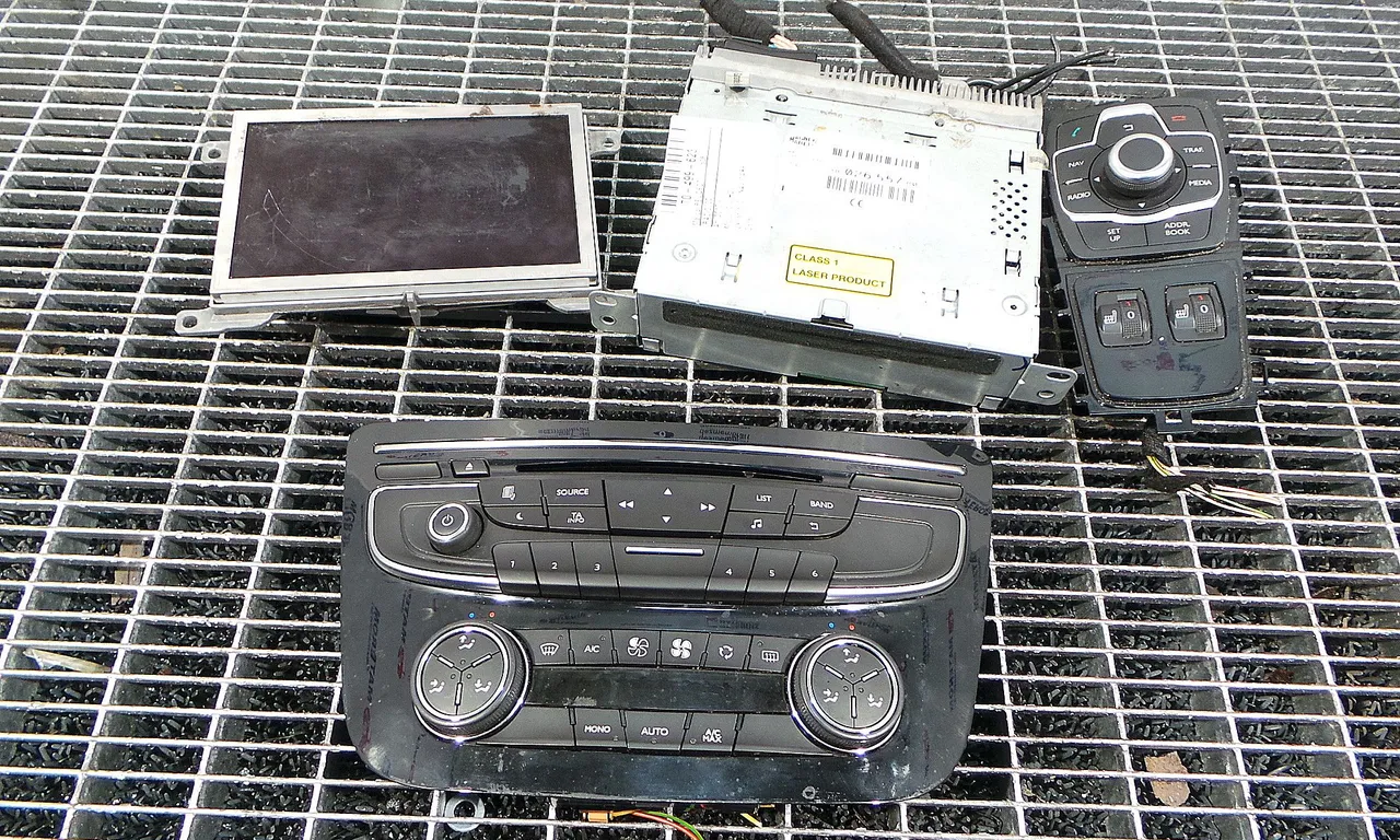 RADIO CD PEUGEOT 508 I 2010-2018