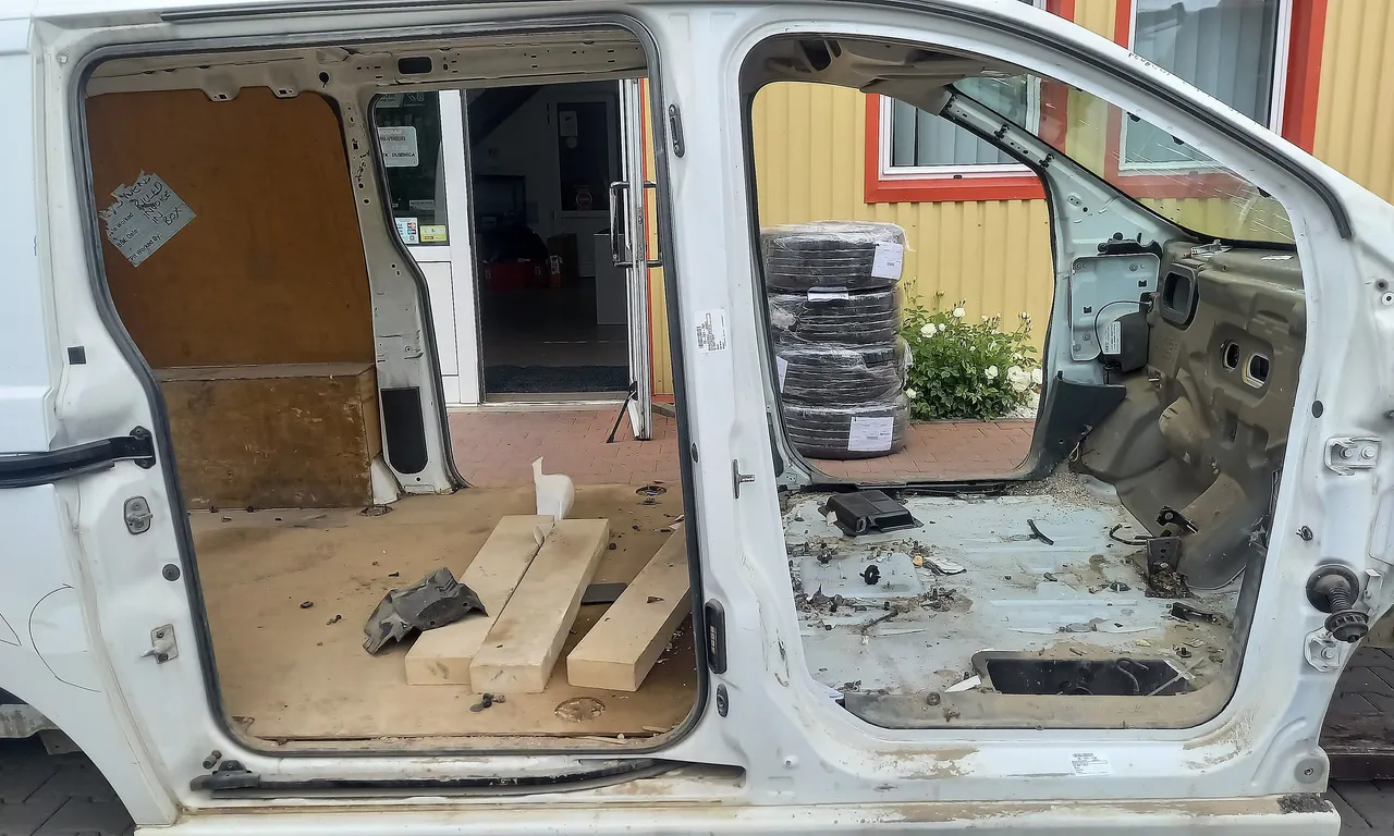 STALP MIJLOC DREAPTA PEUGEOT EXPERT 2007-2012