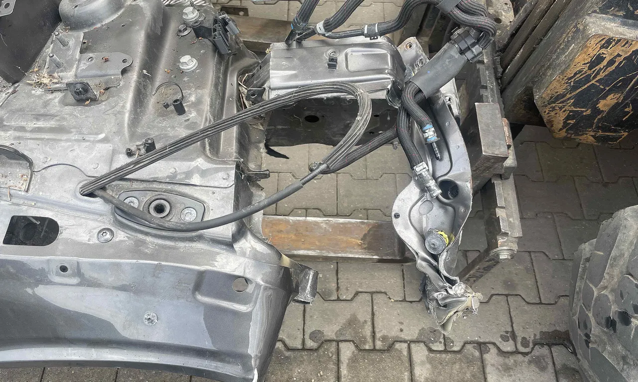 LONJERON DREAPTA PORSCHE MACAN 2014-2018