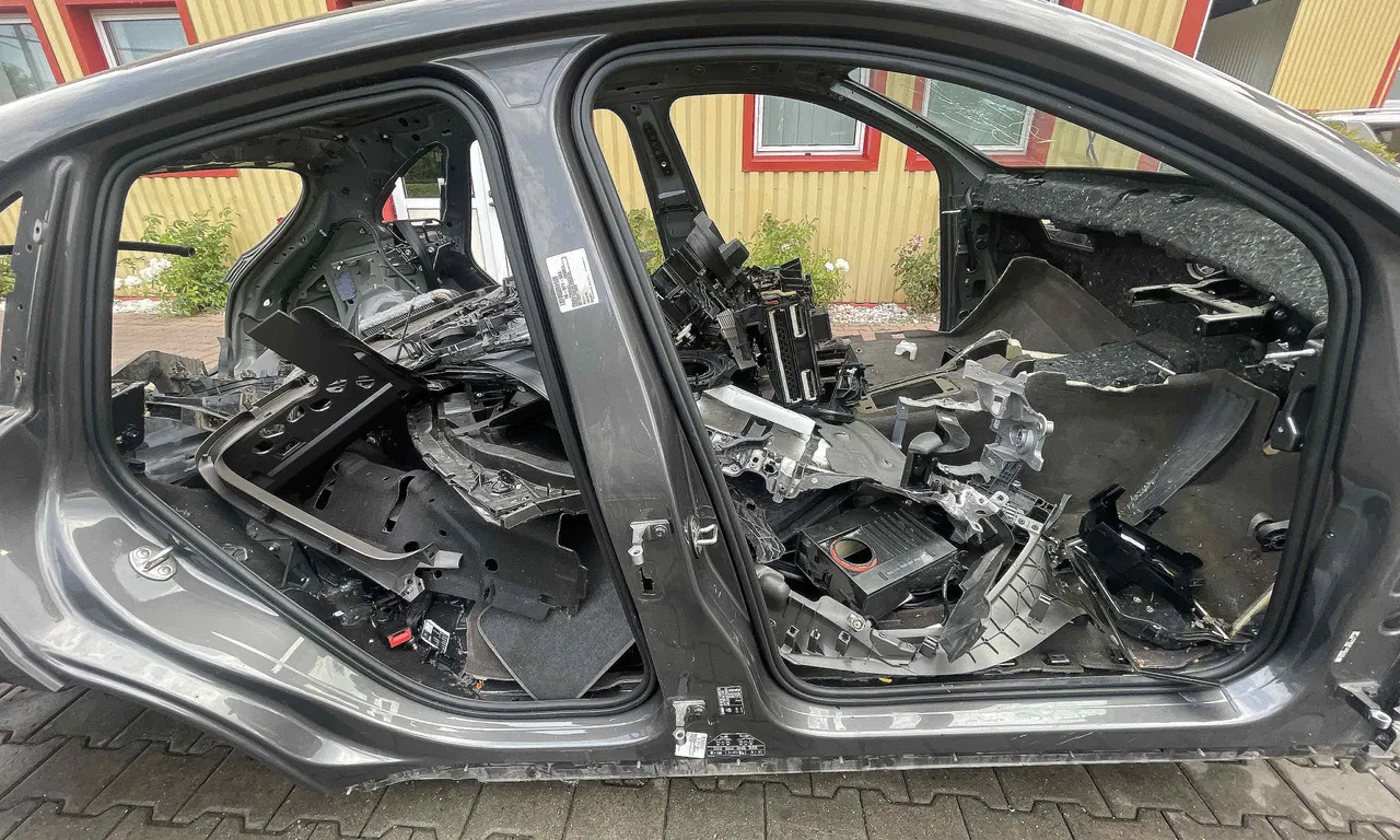 STALP MIJLOC DREAPTA PORSCHE MACAN 2014-2018