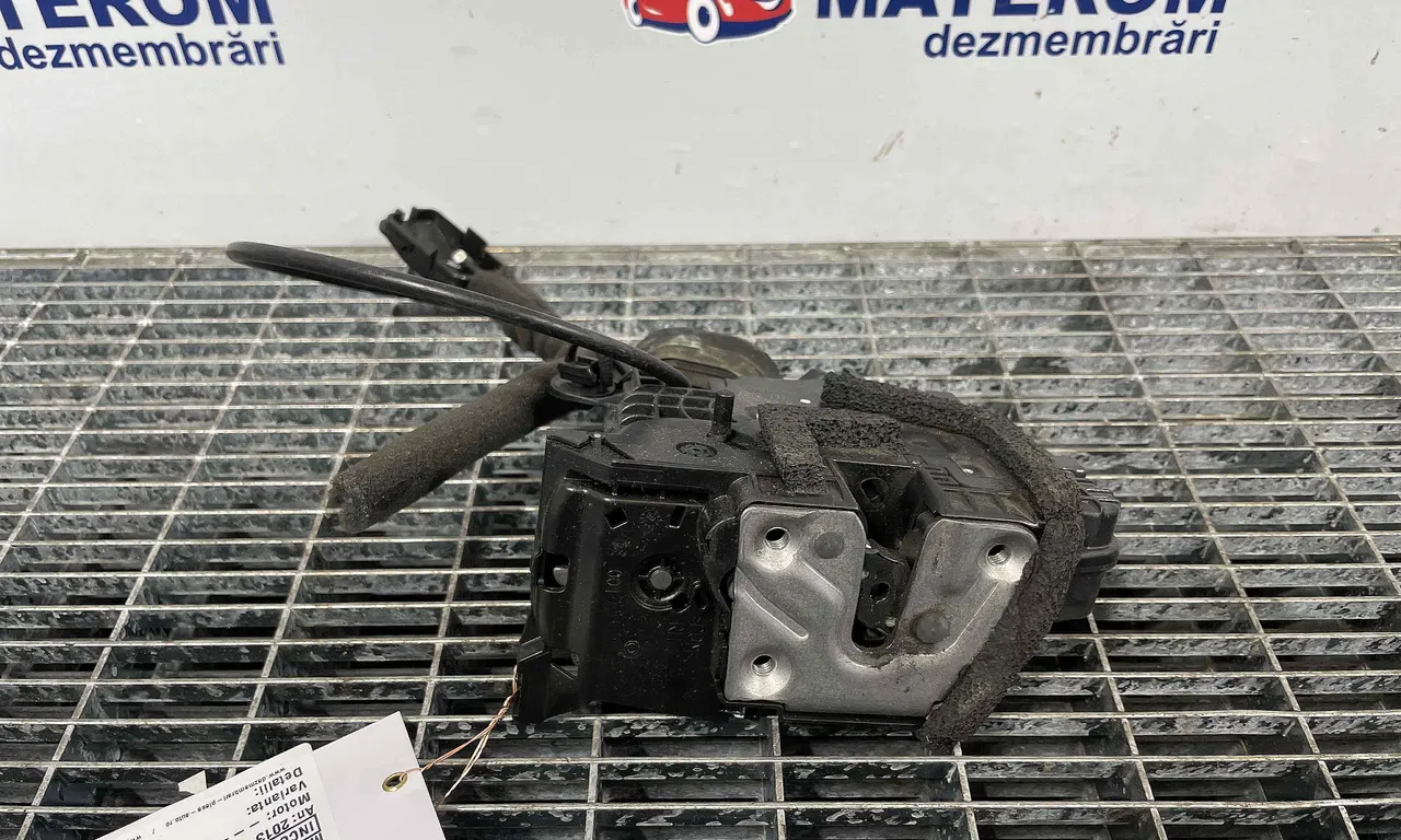 INCUIETOARE USA SPATE DREAPTA RENAULT CAPTUR I 2013-2016
