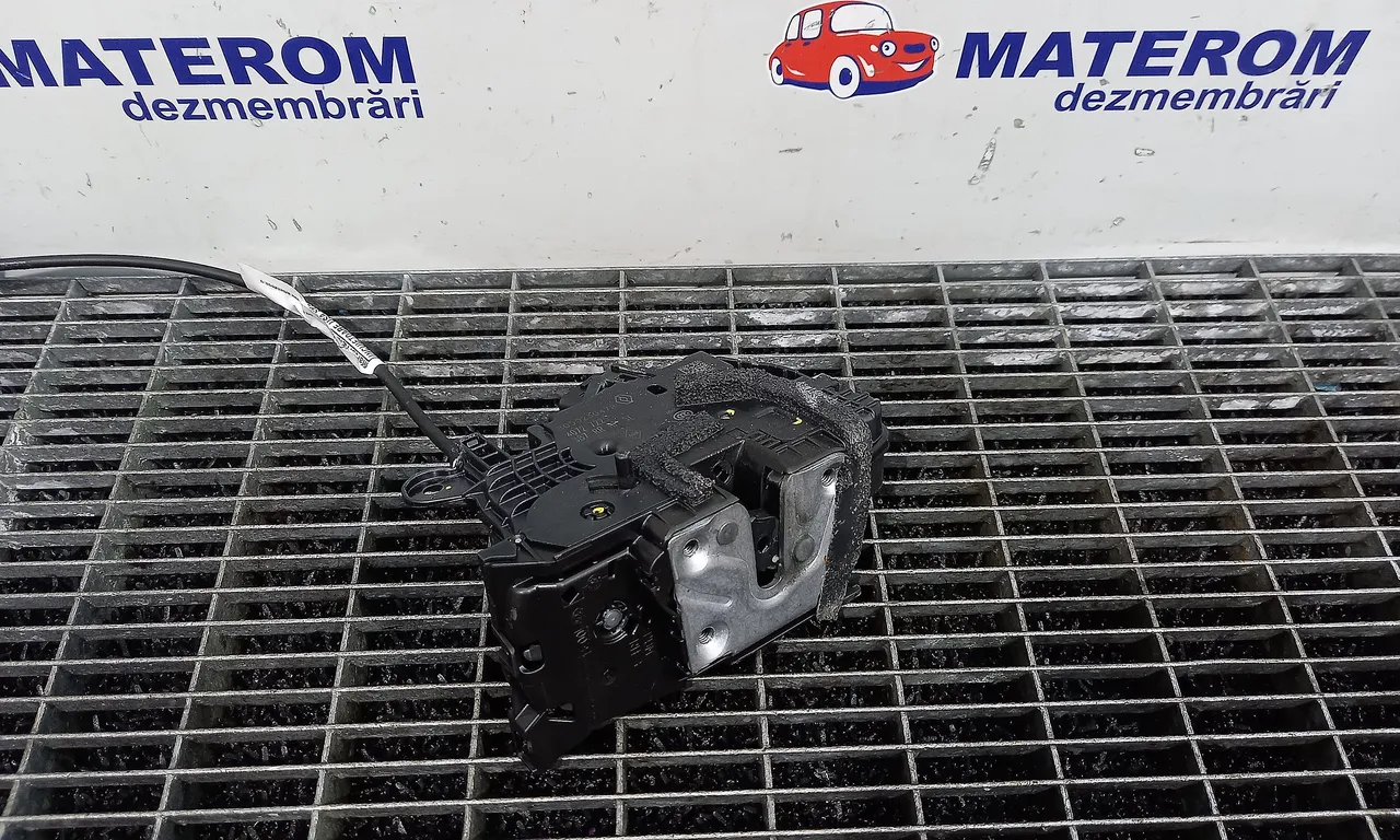 INCUIETOARE USA SPATE DREAPTA RENAULT CAPTUR I 2013-2017