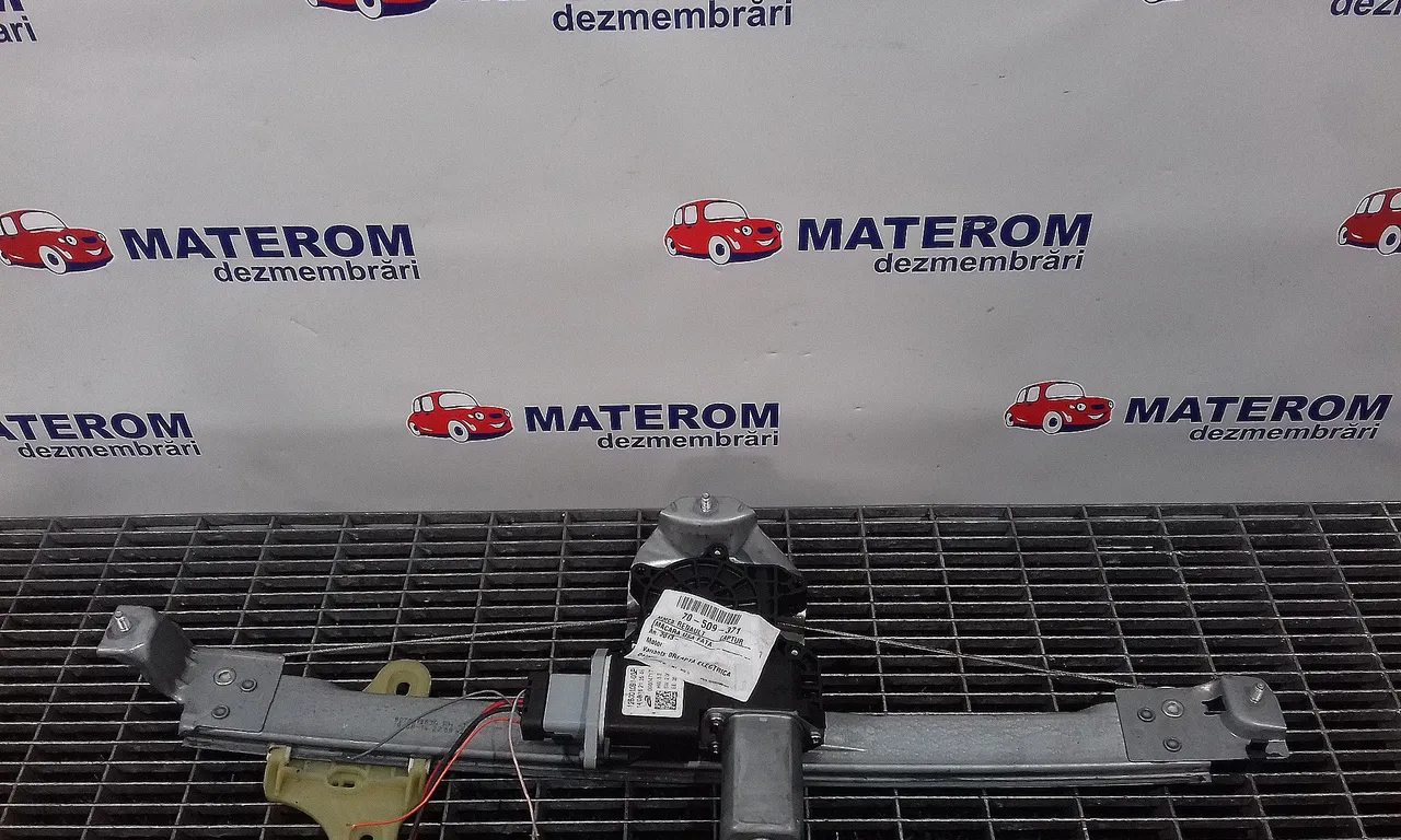 MACARA USA FATA DREAPTA RENAULT CAPTUR I 2013-2016