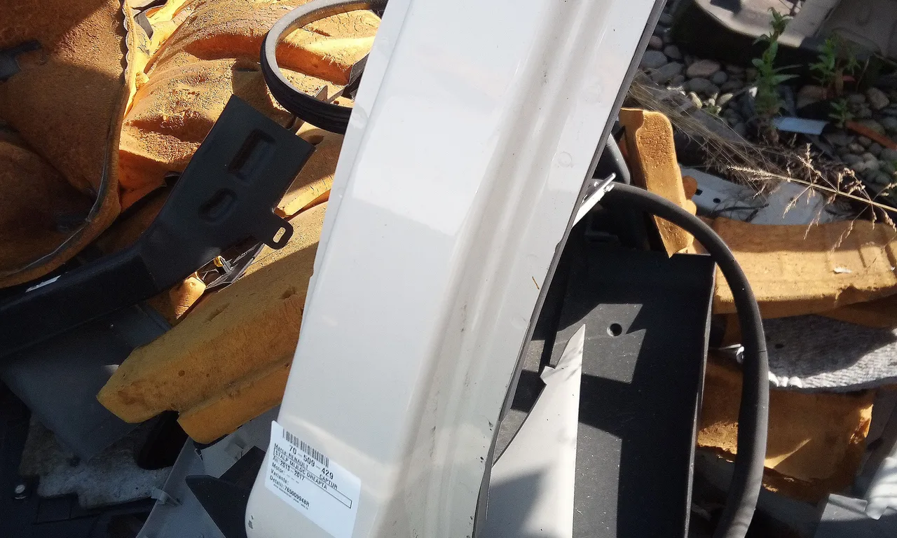 STALP MIJLOC DREAPTA RENAULT CAPTUR I 2013-2016