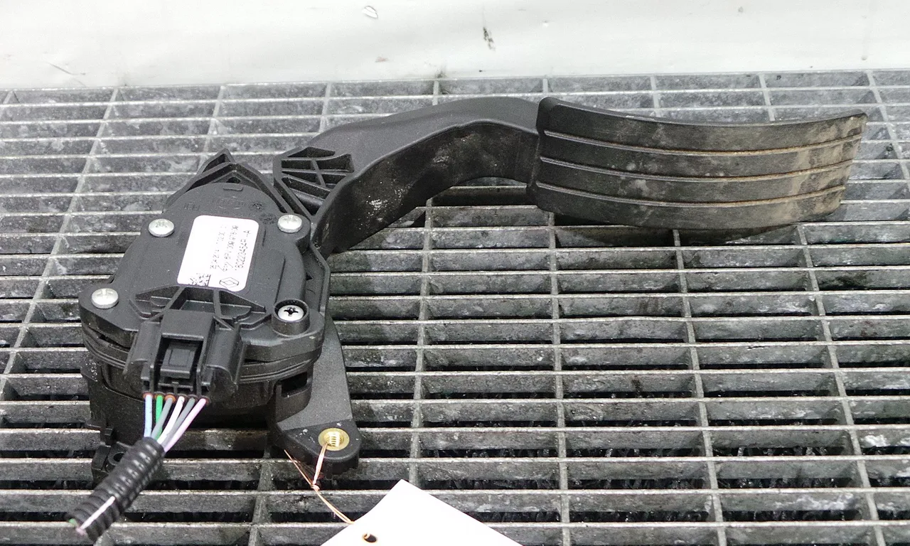 PEDALA ACCELERATIE RENAULT CAPTUR I 2013-2016