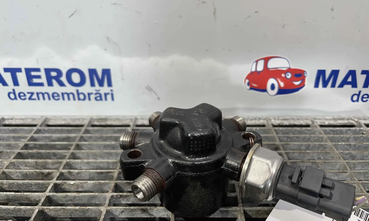 RAMPA INJECTIE RENAULT CLIO II 1998-2016