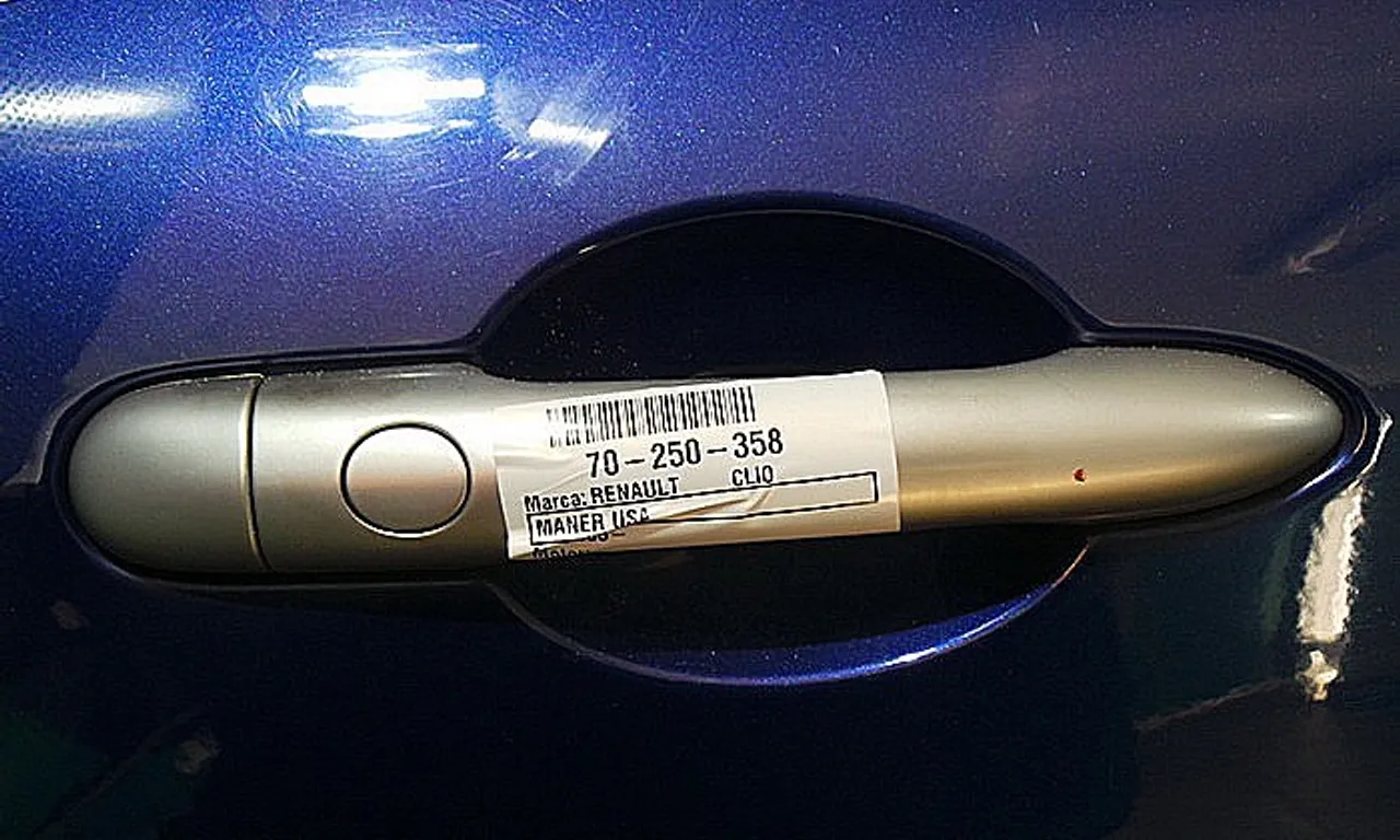 MANER USA SPATE DREAPTA RENAULT CLIO III 2005-2014