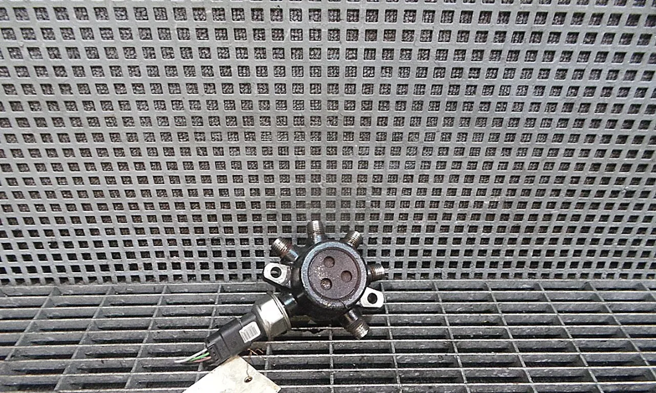 RAMPA INJECTIE RENAULT CLIO III 2005-2014