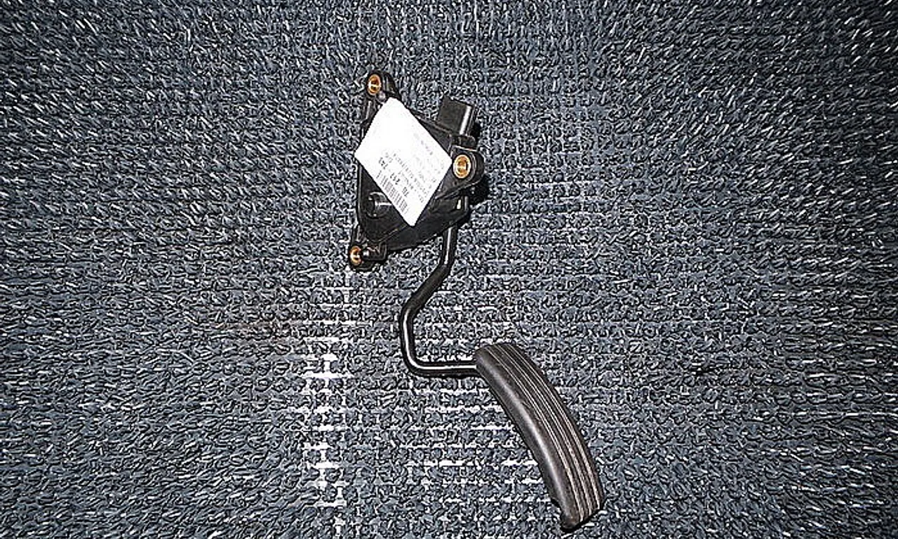 PEDALA ACCELERATIE RENAULT CLIO III 2005-2014