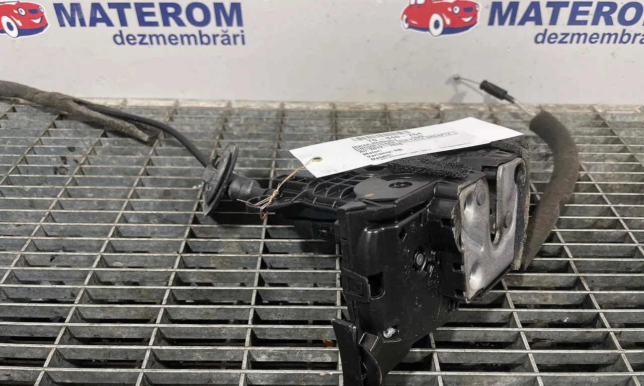 INCUIETOARE USA FATA DREAPTA RENAULT CLIO IV 2012-2021