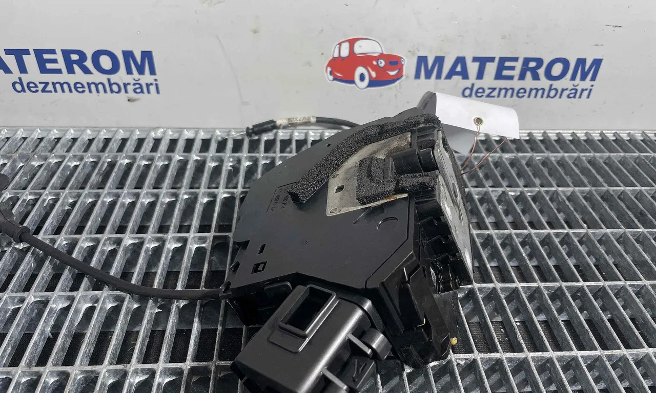 INCUIETOARE USA FATA DREAPTA RENAULT CLIO IV 2012-2021