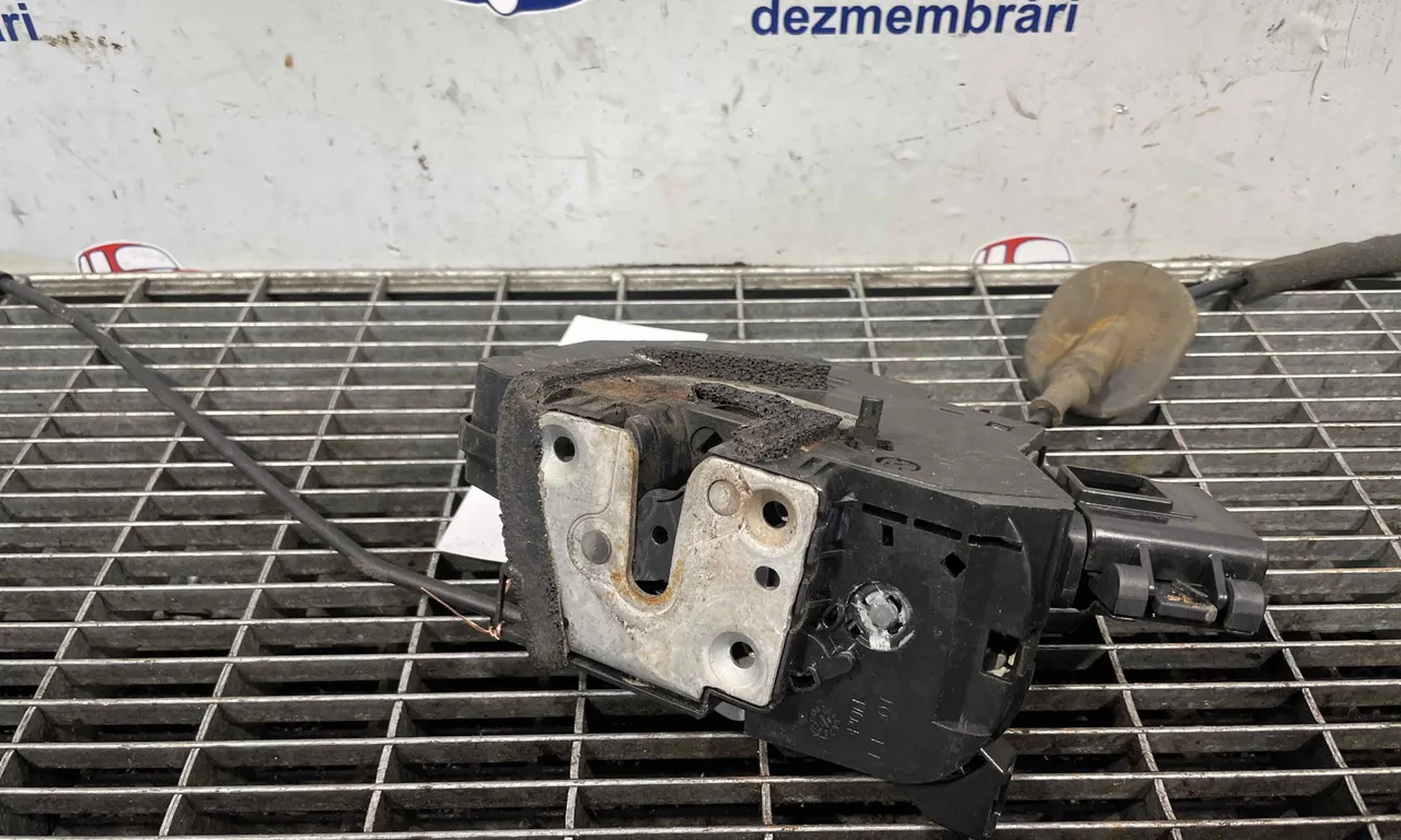 INCUIETOARE USA SPATE STANGA RENAULT CLIO IV 2012-2021