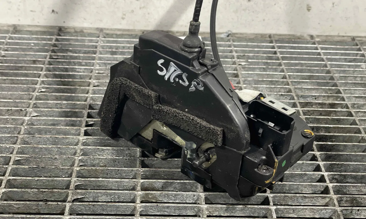 INCUIETOARE USA SPATE STANGA RENAULT KADJAR 2015-2018