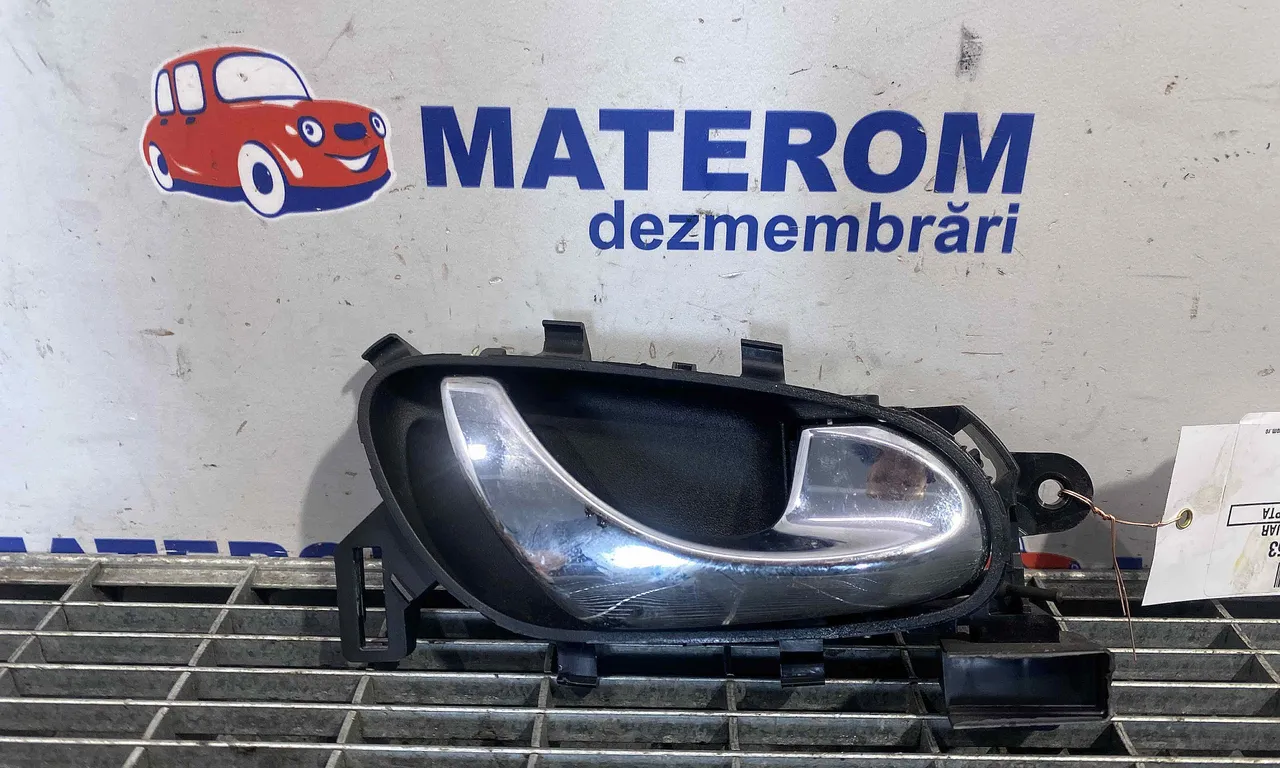 MANER USA SPATE DREAPTA RENAULT KADJAR 2015-2018