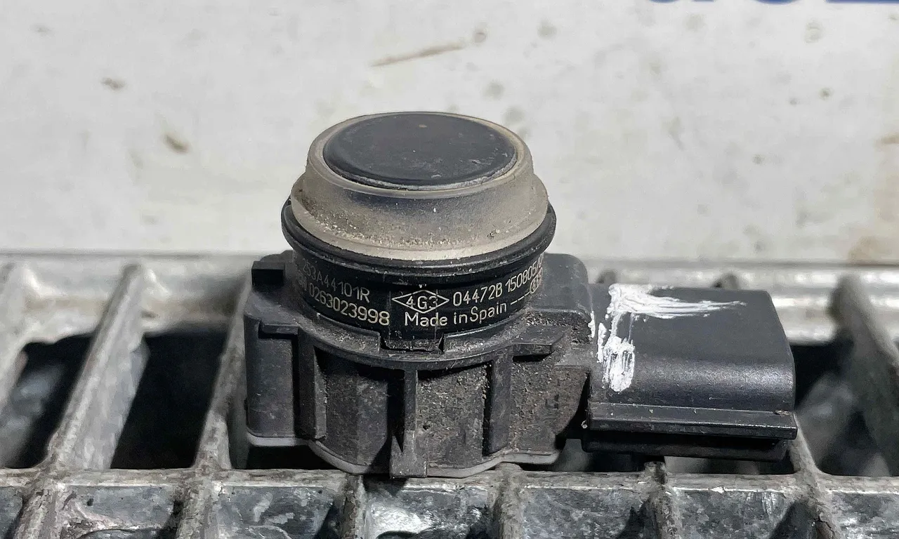 SENZOR PARCARE FATA RENAULT KADJAR 2015-2018