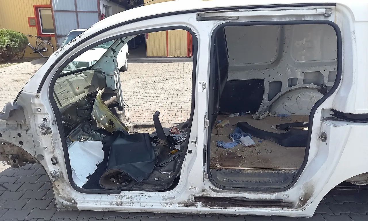 STALP MIJLOC STANGA RENAULT KANGOO / GRAND KANGOO II 2008-2013