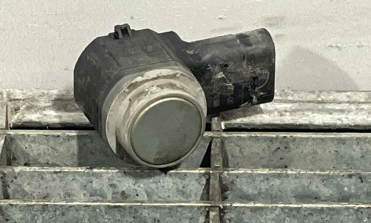 SENZOR PARCARE SPATE RENAULT KOLEOS I 2008-2011