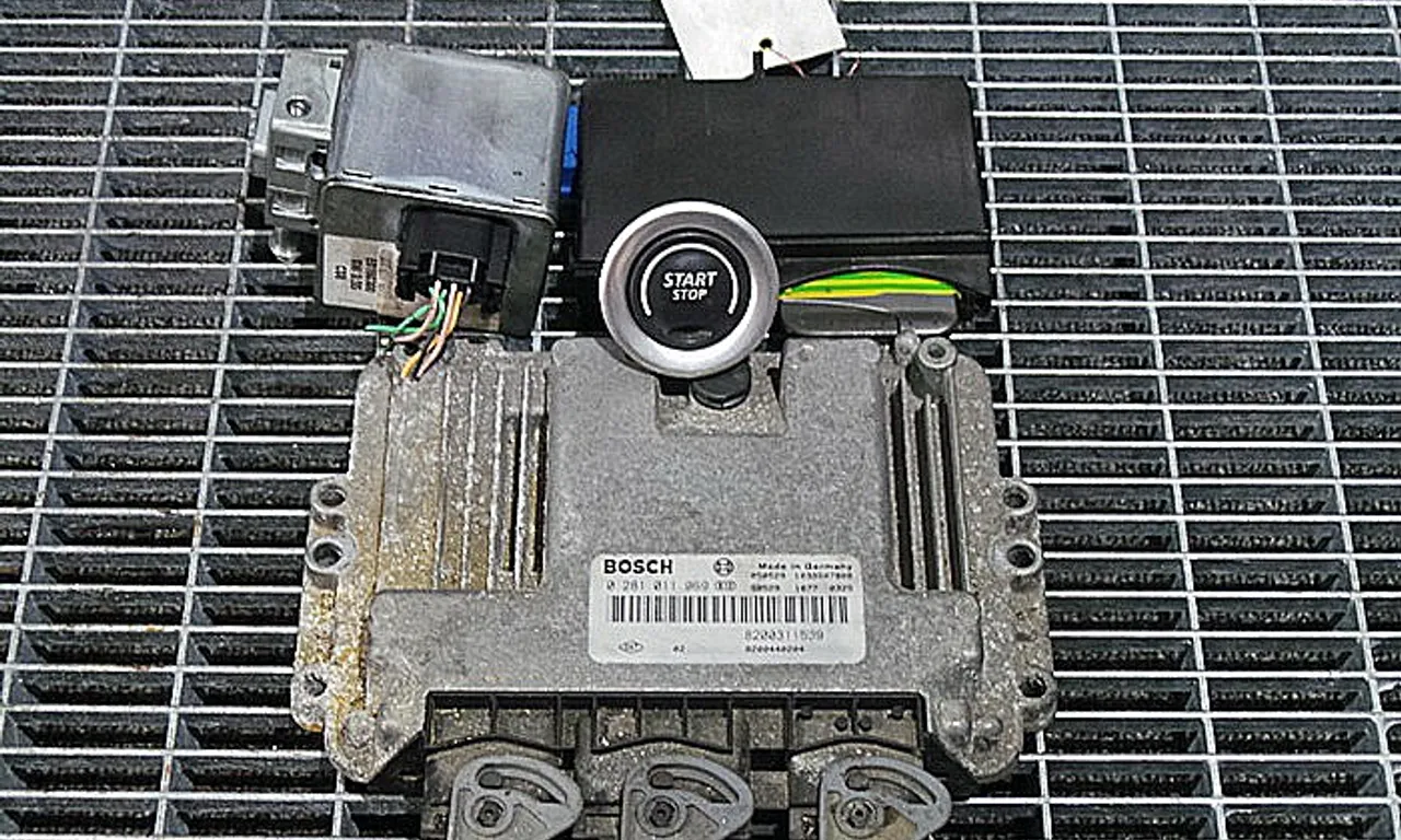 CALCULATOR MOTOR RENAULT LAGUNA II 2001-2007