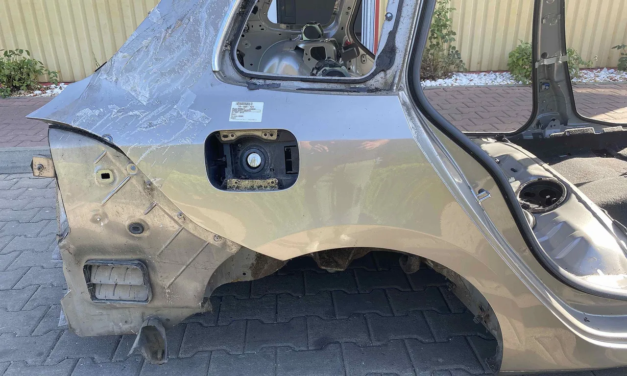 ARIPA SPATE DREAPTA RENAULT LAGUNA III 2007-2015