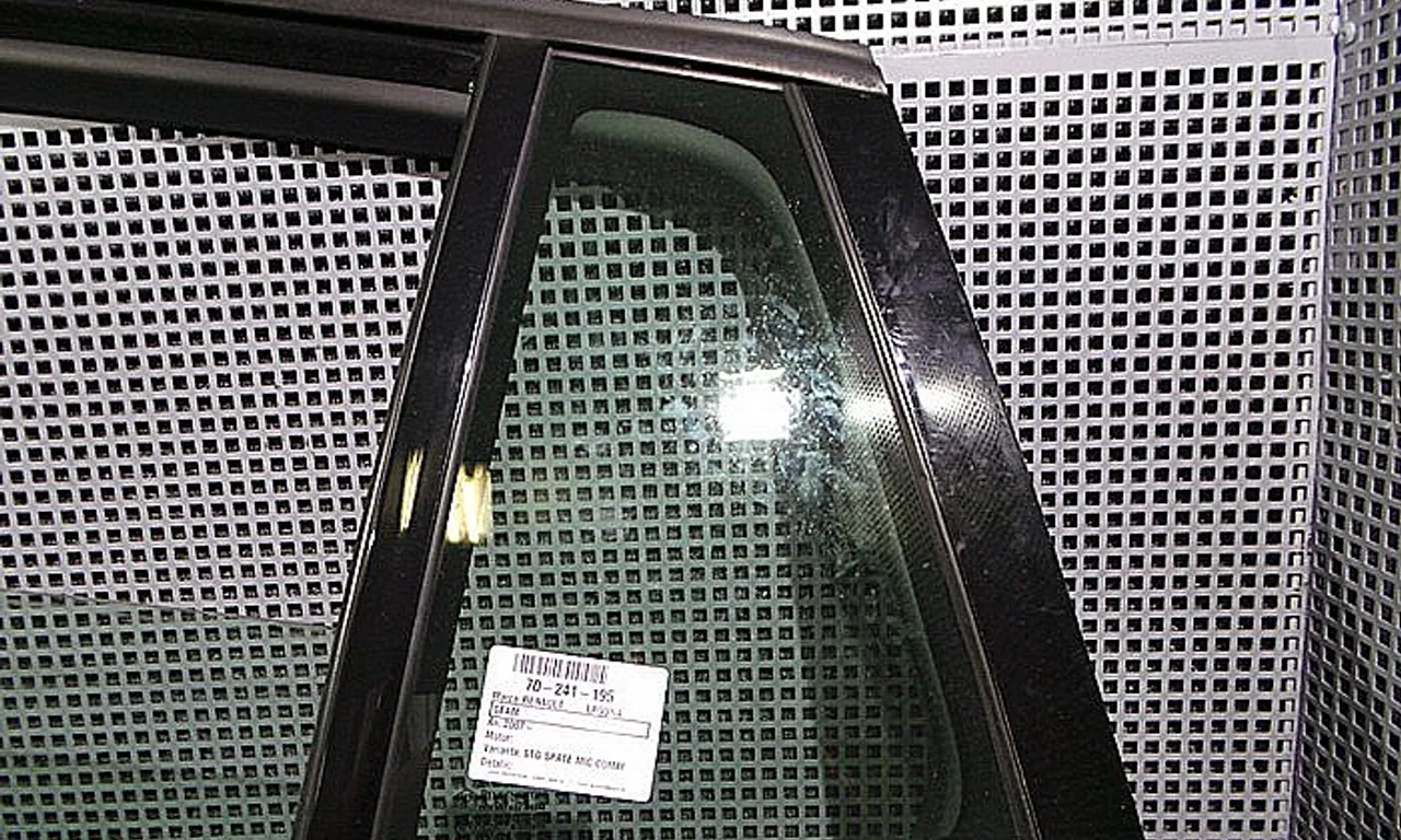 GEAM SPATE MIC STANGA RENAULT LAGUNA III 2007-2015