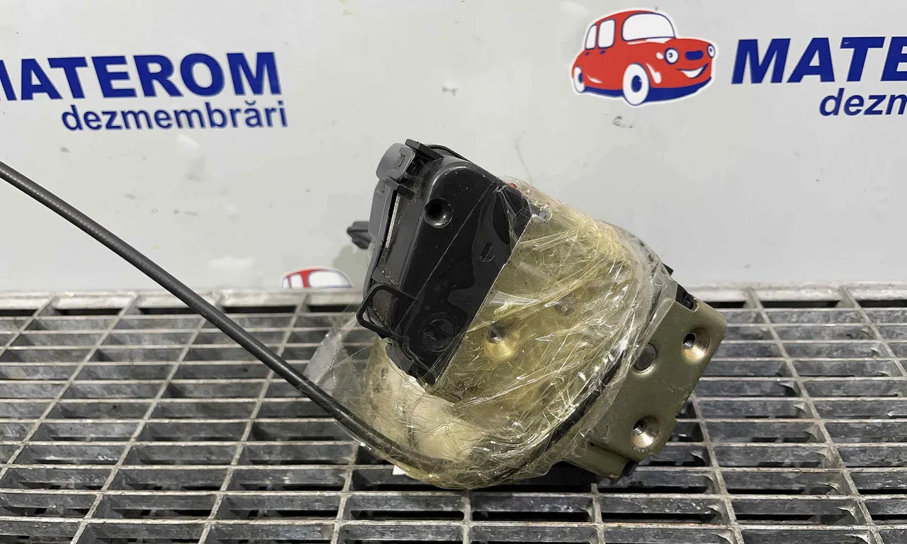 INCUIETOARE USA SPATE STANGA RENAULT MEGANE II 2001-2012