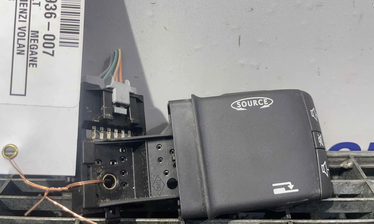 BUTOANE COMENZI VOLAN RENAULT MEGANE II 2001-2012