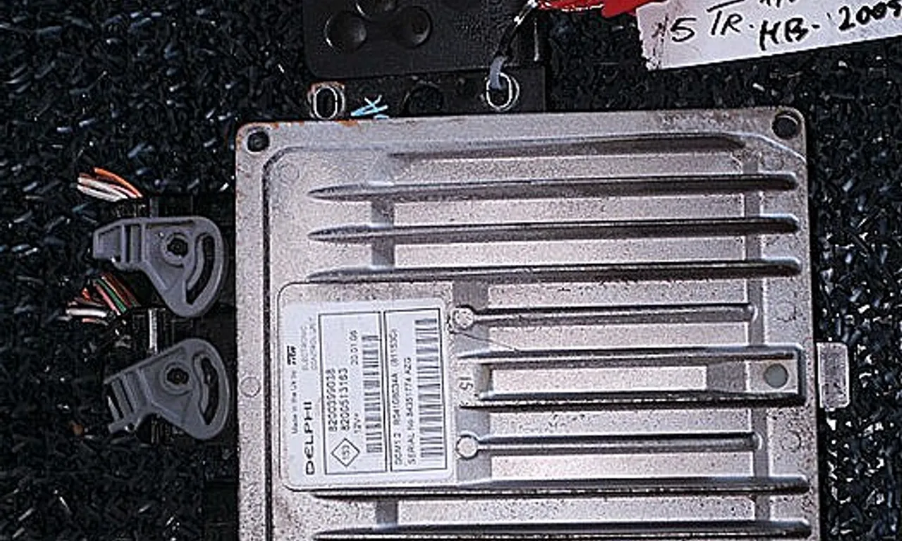 CALCULATOR MOTOR RENAULT MEGANE II 2001-2012