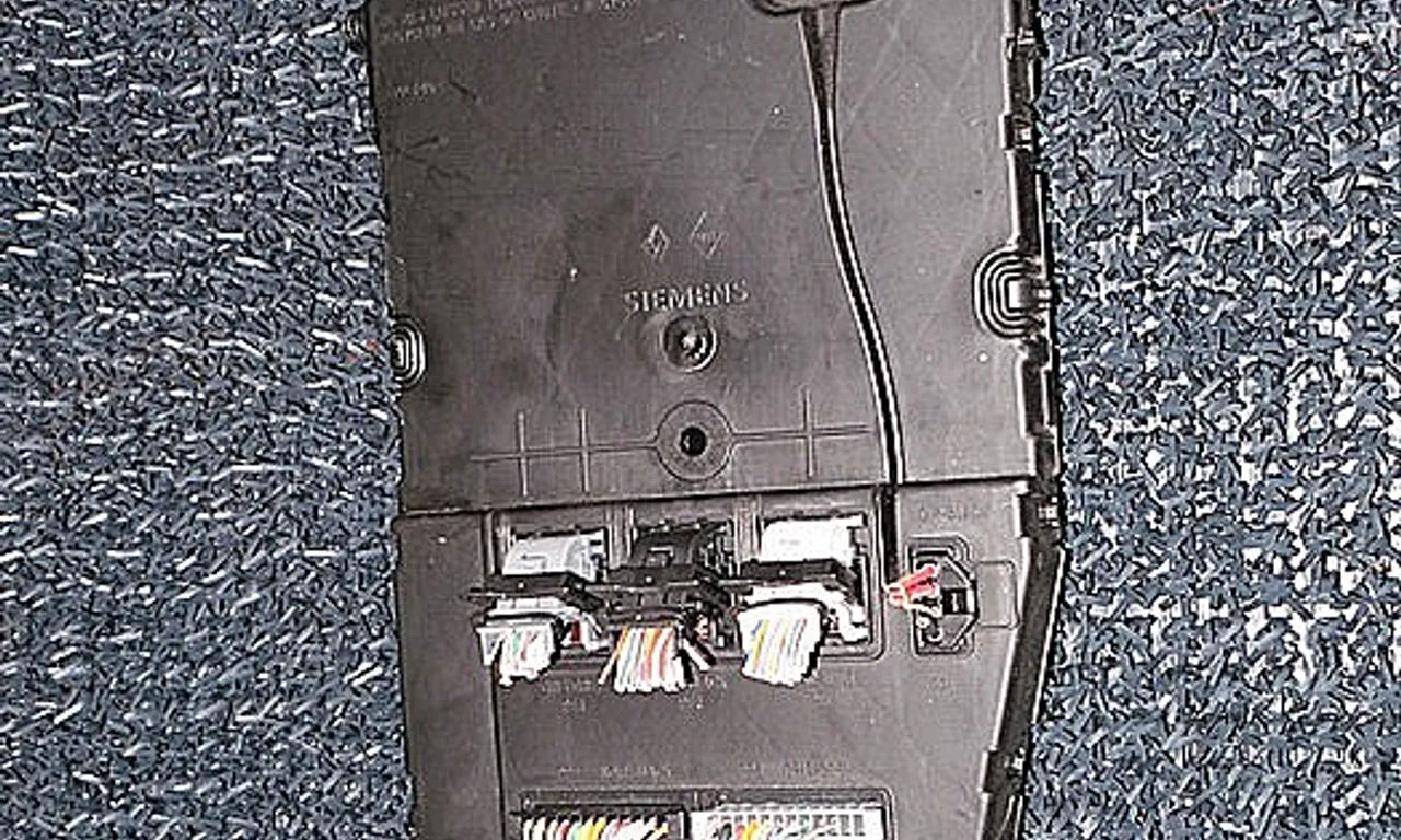 MODUL CONFORT RENAULT MEGANE II 2001-2012