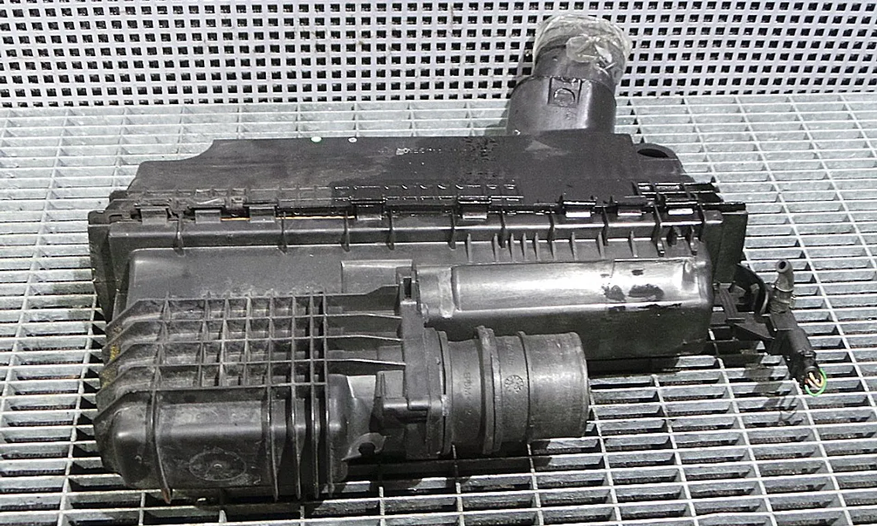 CARCASA FILTRU AER RENAULT MEGANE II 2001-2012